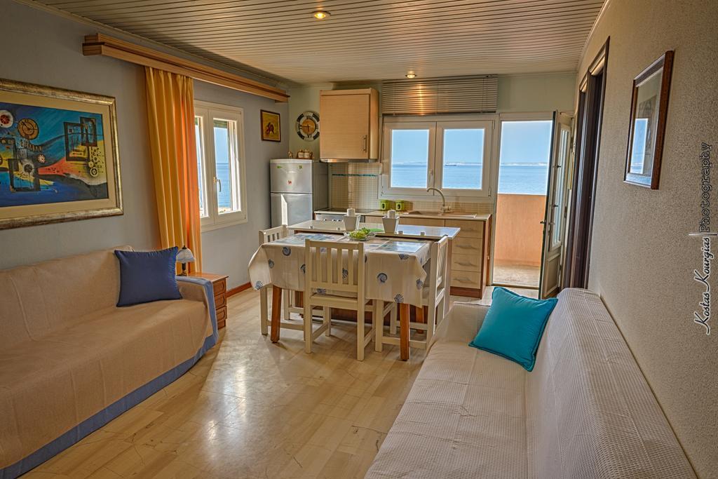 Aegean Bliss Residences Karfas كارفاس الغرفة الصورة