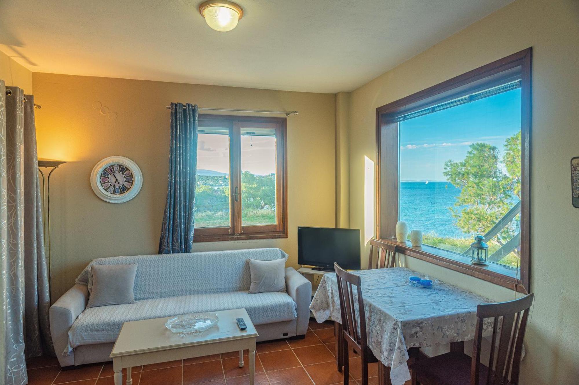 Aegean Bliss Residences Karfas كارفاس المظهر الخارجي الصورة